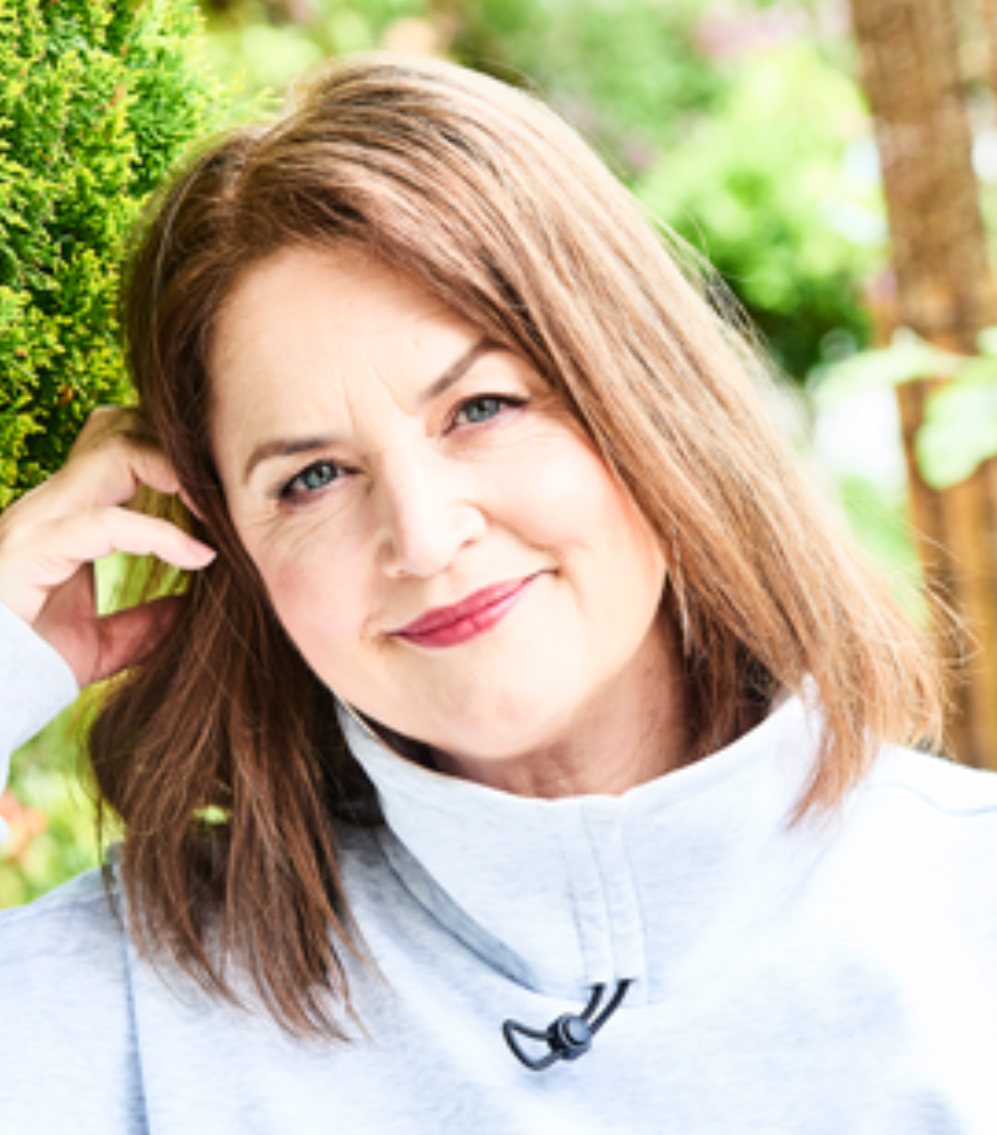 Ruth Jones Headshot Photograph